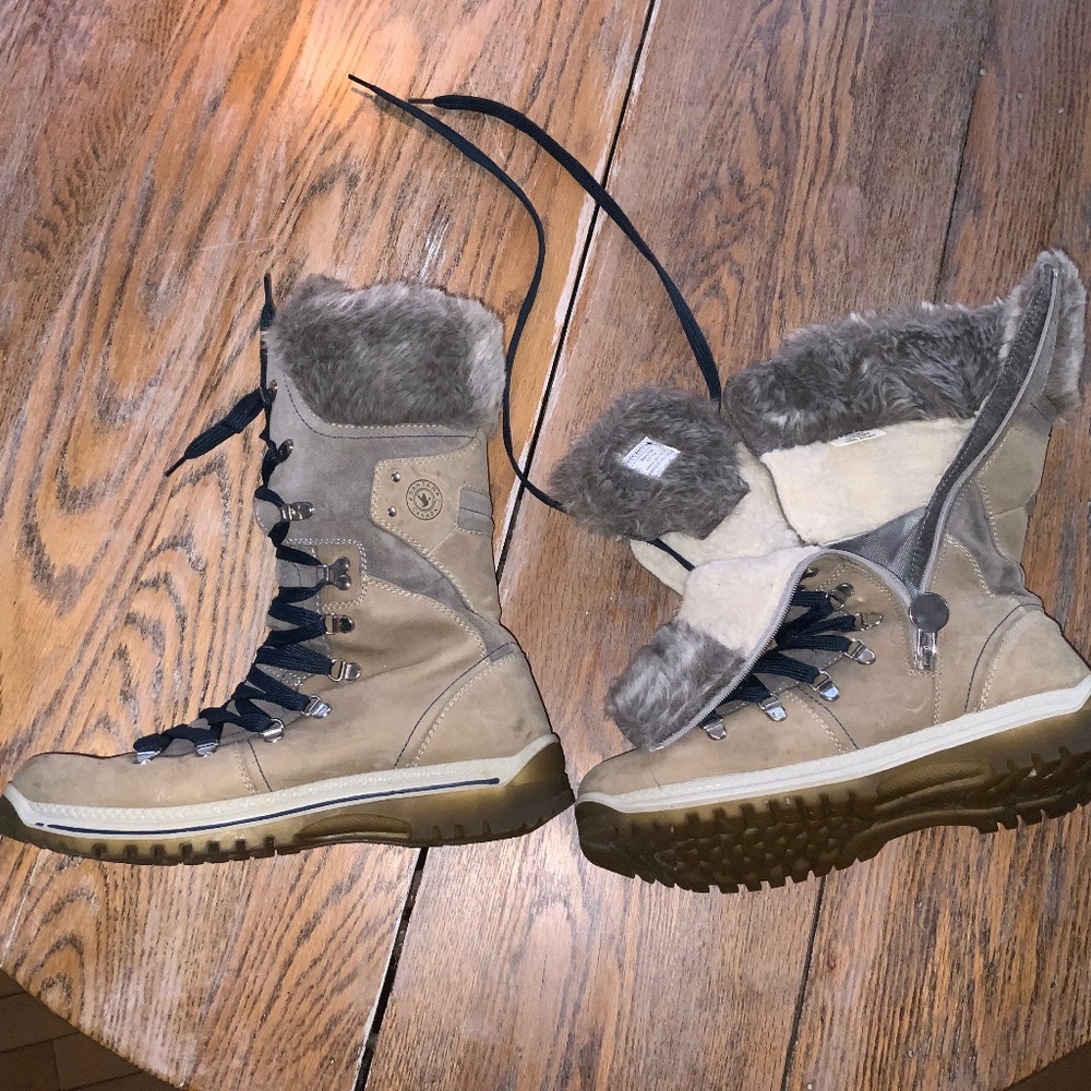 SANTANA( Melita) lace up /side zip boot/nice condition/42/11/Canada